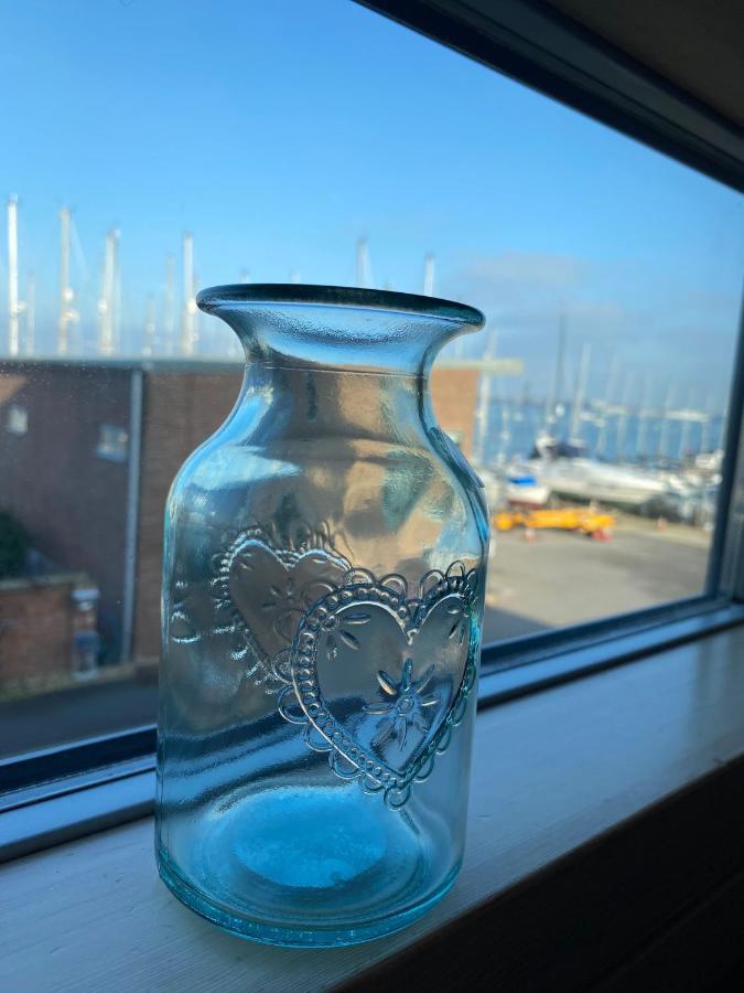 Stunning Marina apartment location location location Gosport Esterno foto