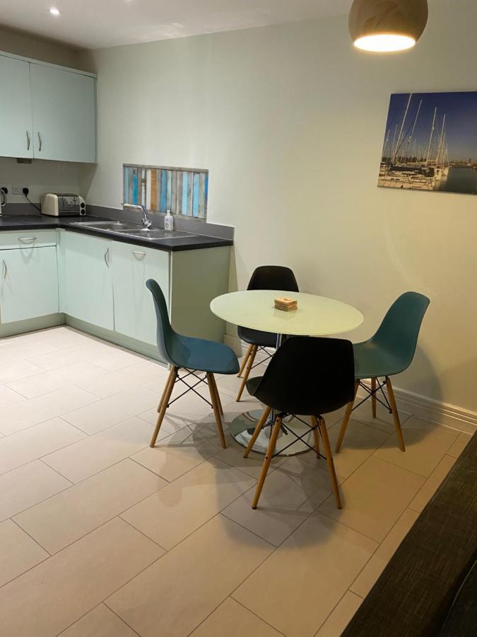 Stunning Marina apartment location location location Gosport Esterno foto