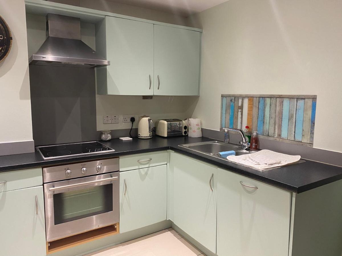 Stunning Marina apartment location location location Gosport Esterno foto