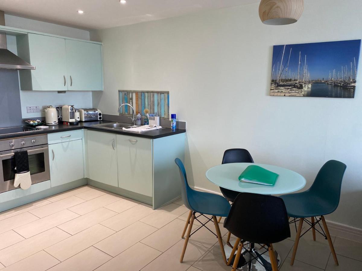Stunning Marina apartment location location location Gosport Esterno foto
