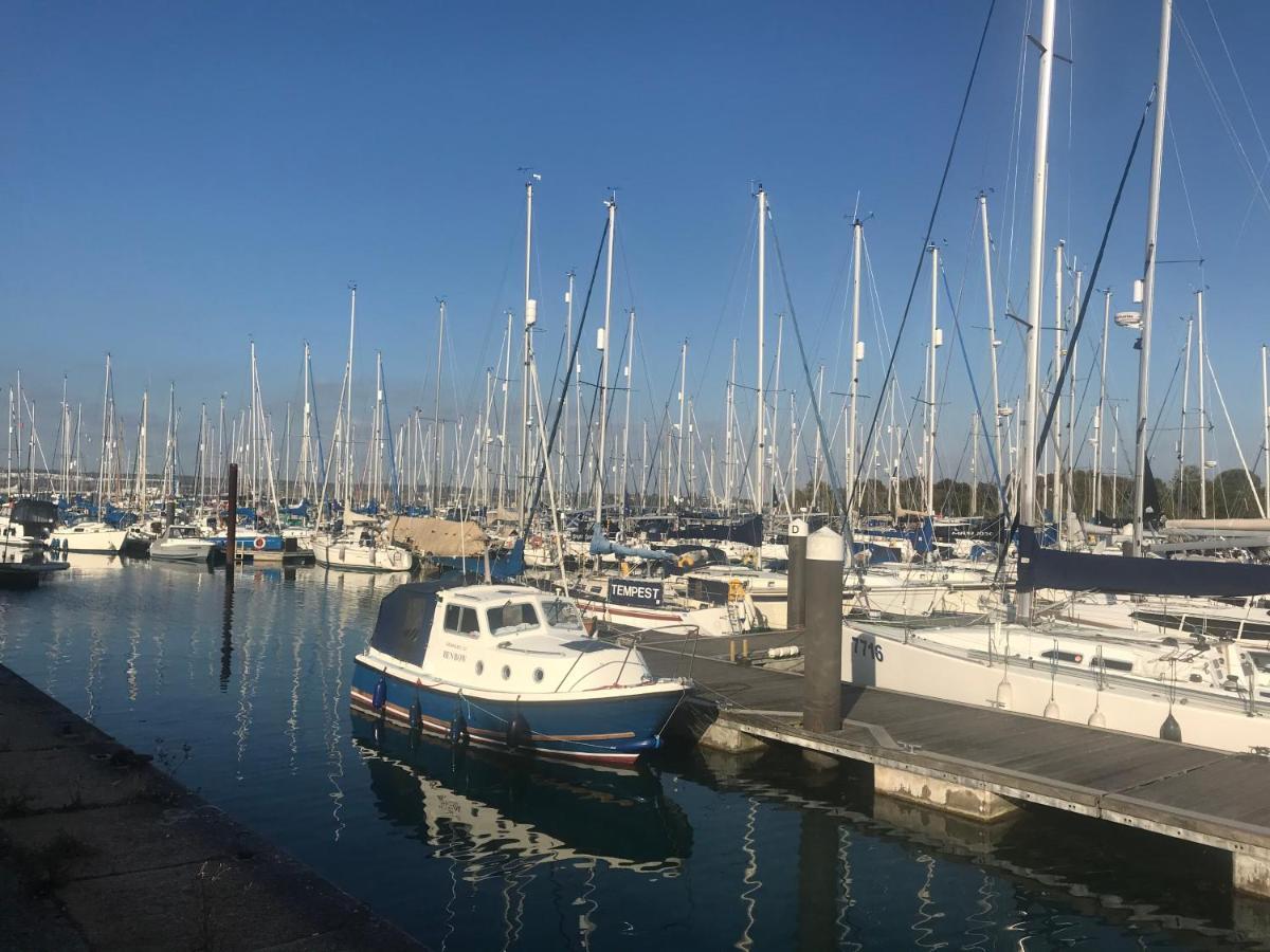 Stunning Marina apartment location location location Gosport Esterno foto