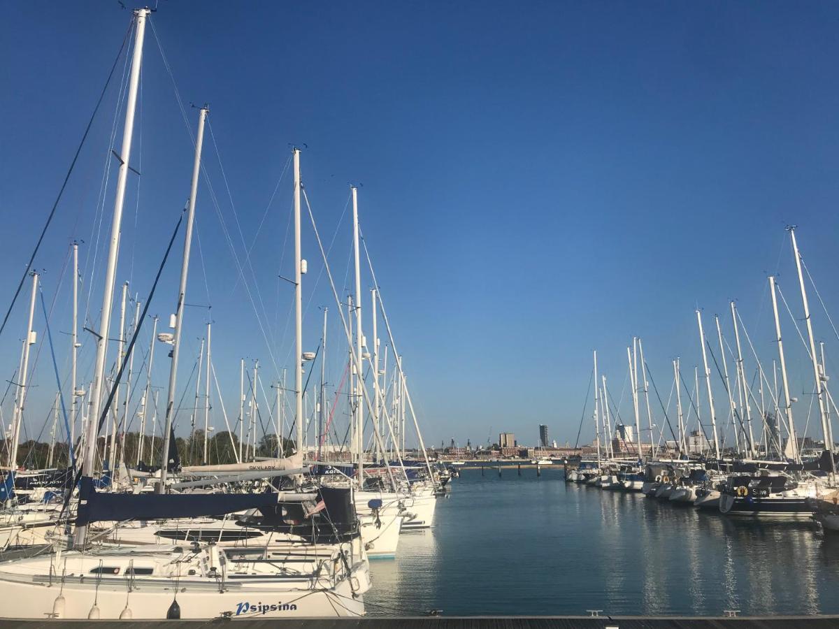 Stunning Marina apartment location location location Gosport Esterno foto